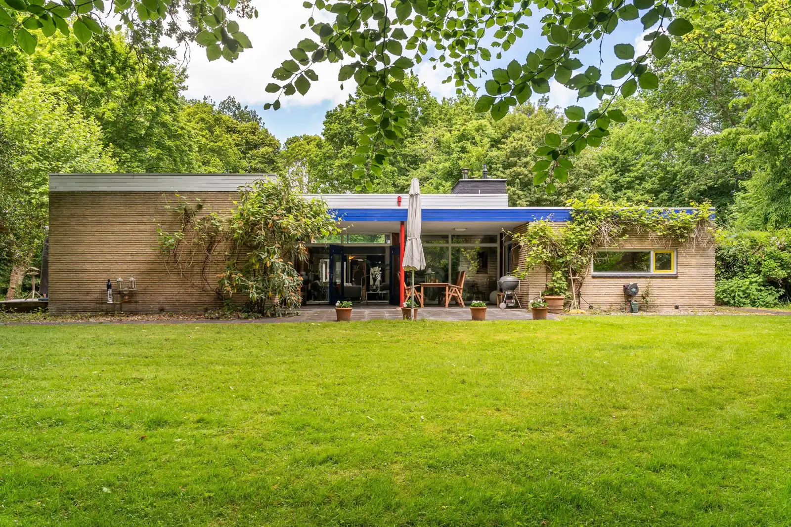 Folgeralaan 13, Drachten – de bungalow aan het gazon