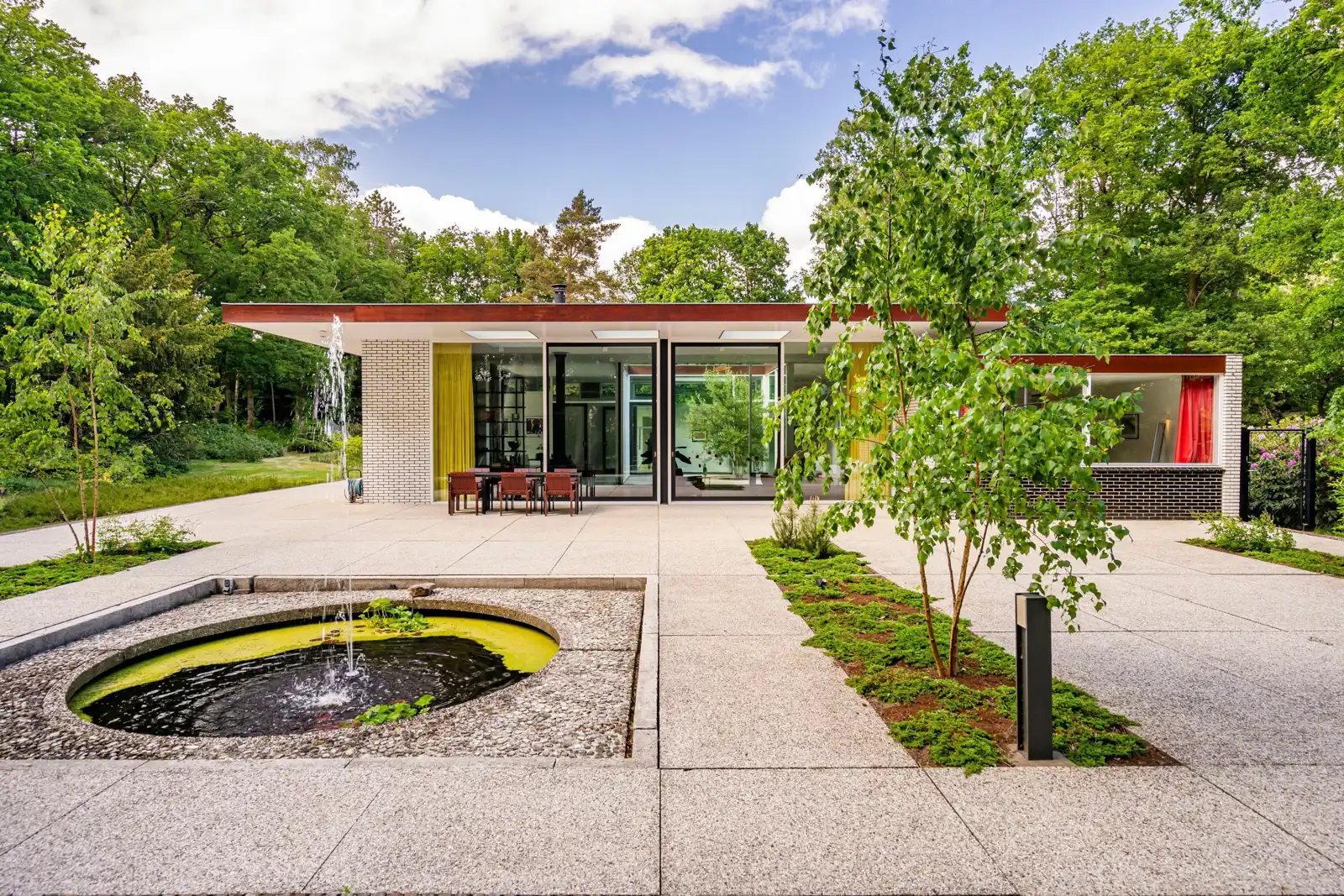 Woonhuis Bosschaert, Laren – patio met waterpartij